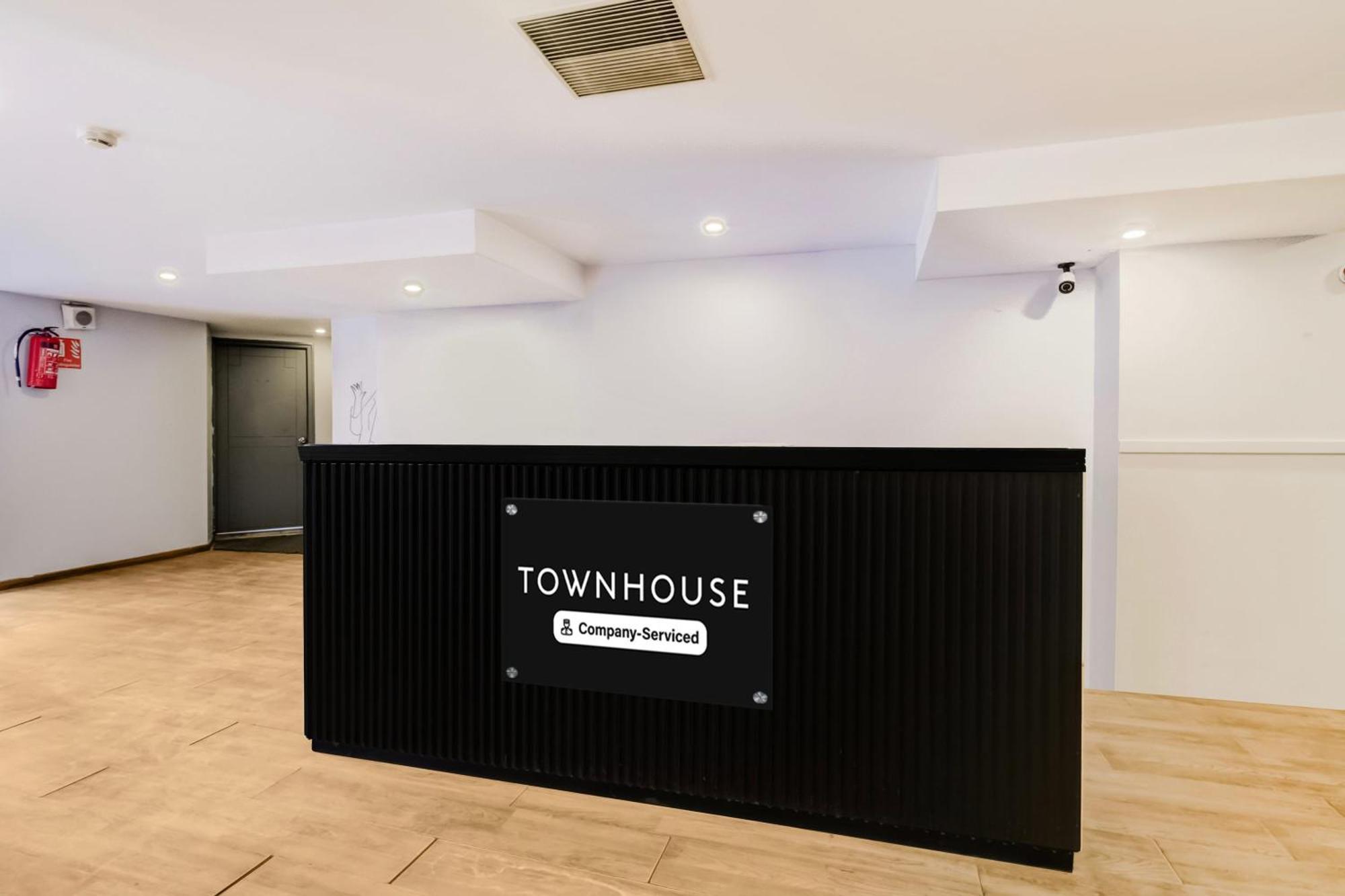 Super Townhouse Lakdikapul Hotel Hyderabad Ngoại thất bức ảnh